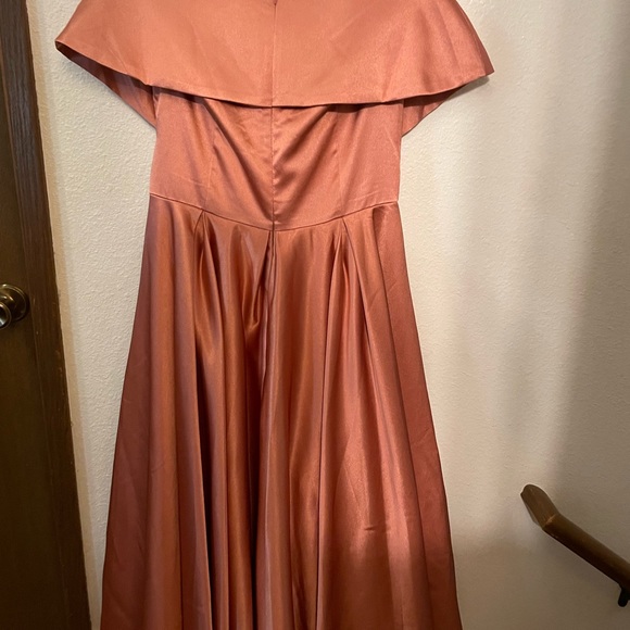NWT Ivy City Audrey dress in Rose size medium, short sleeve midi zipper - Picture 3 of 6